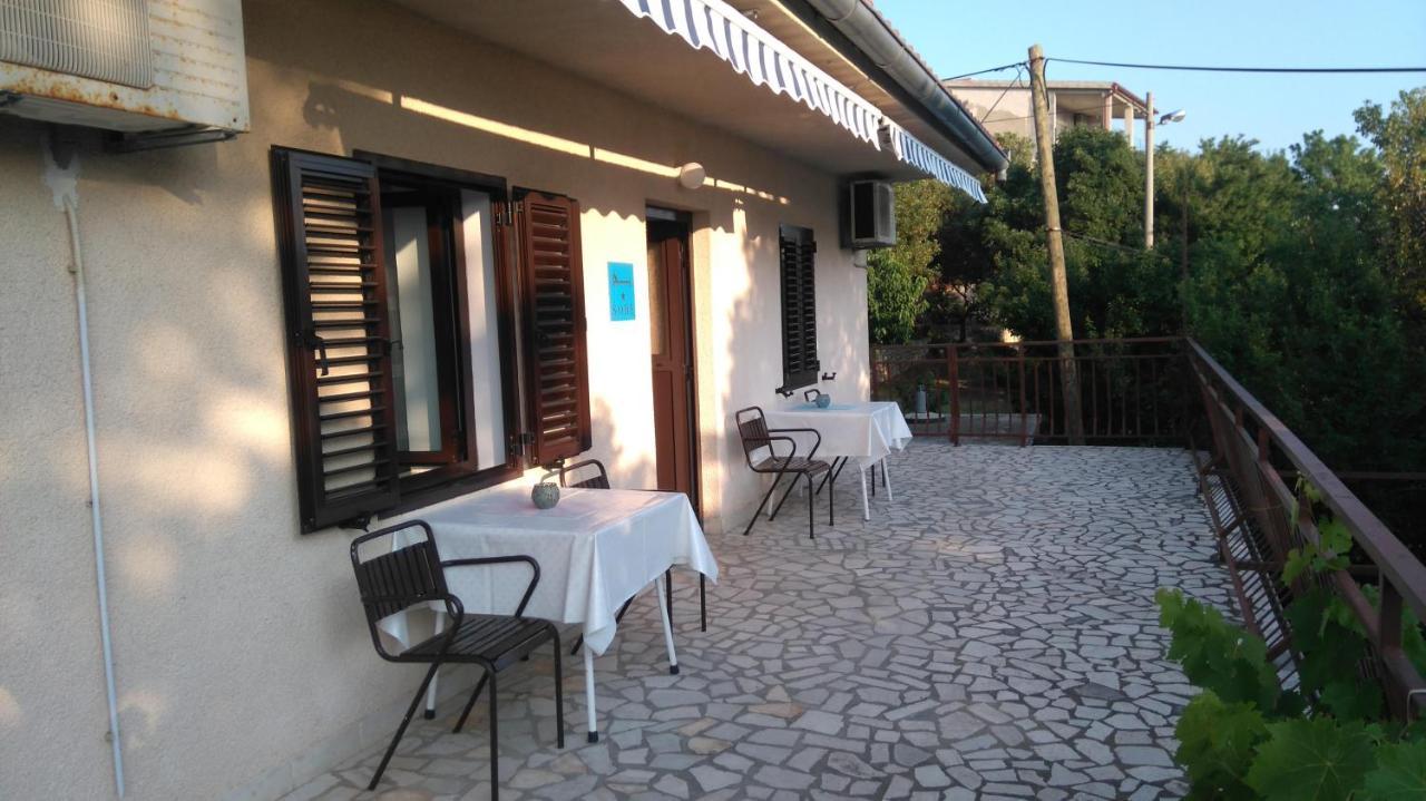 Apartments And Rooms Sanja Sibinj Krmpotski Exterior foto